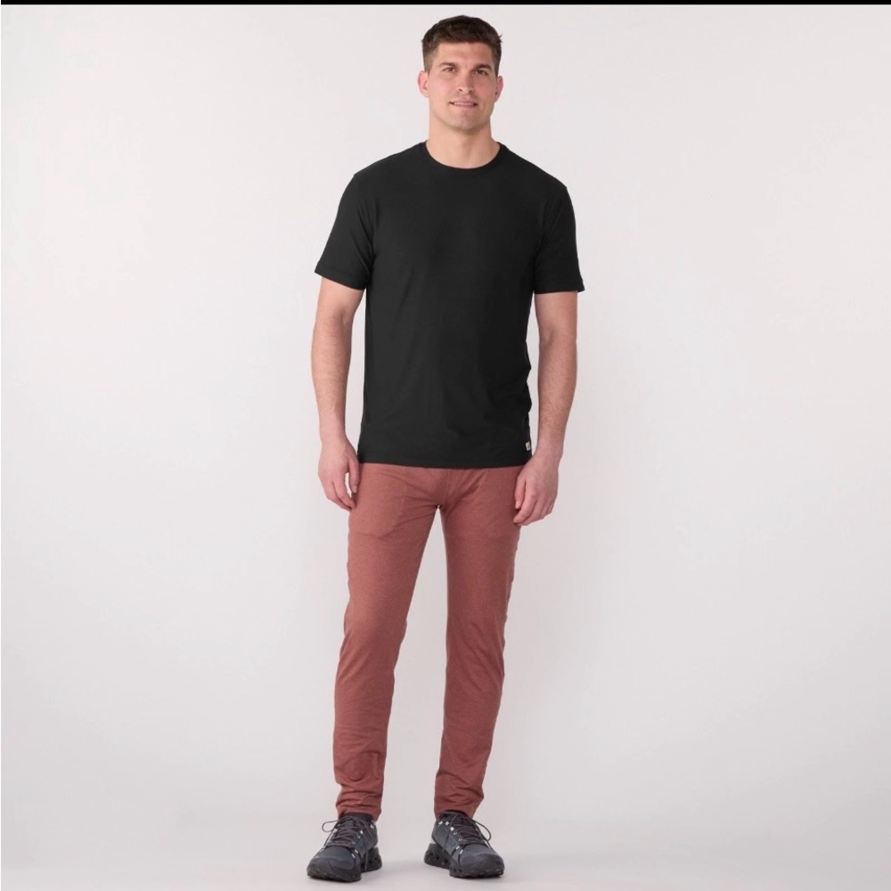 Vuori Men’s Short Sleeve Athletic Tshirt Black Size M